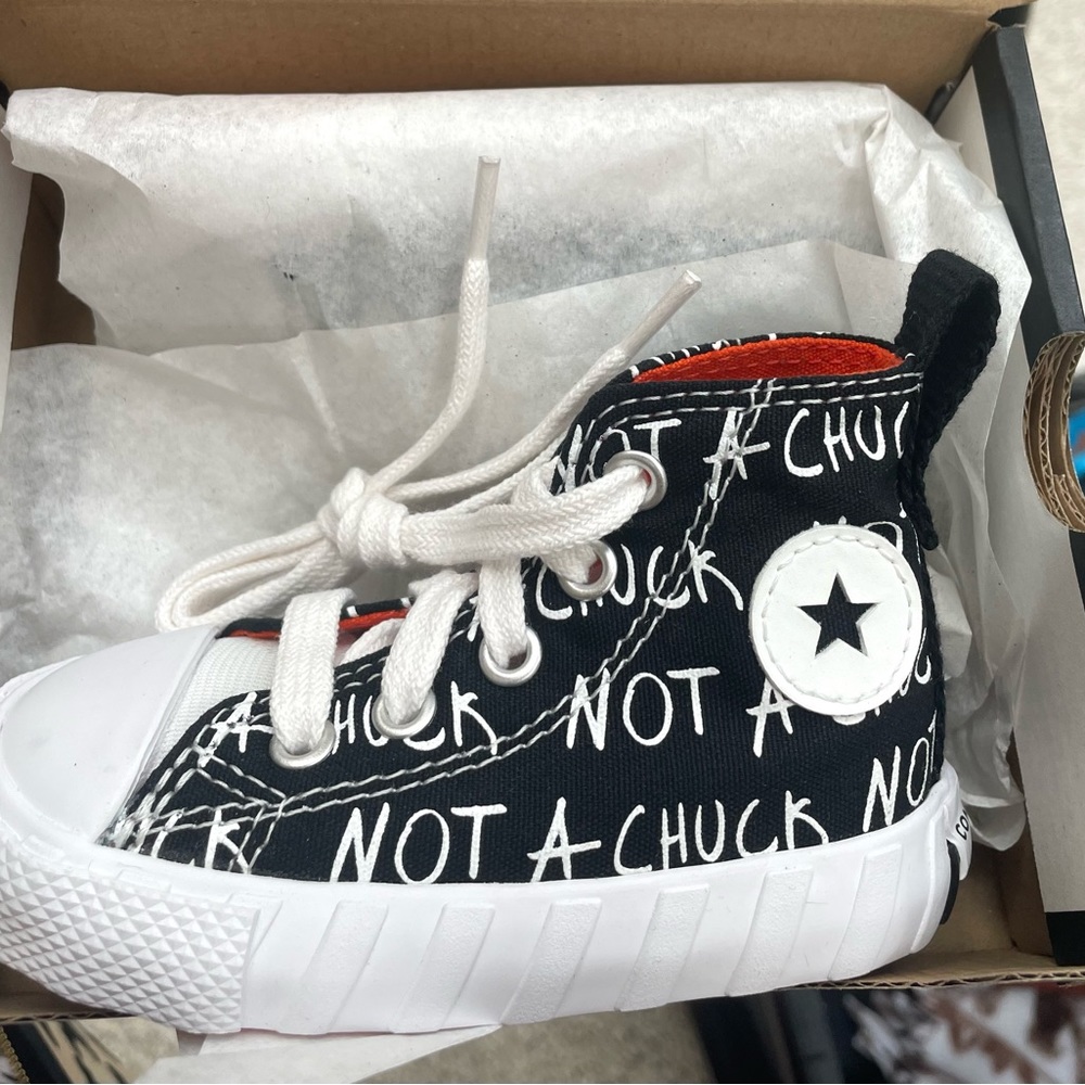 New in box toddler converse high tops